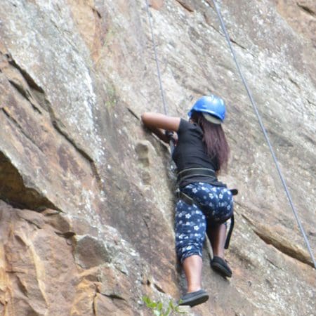 160114 Toyota 089 Woman rock climbing